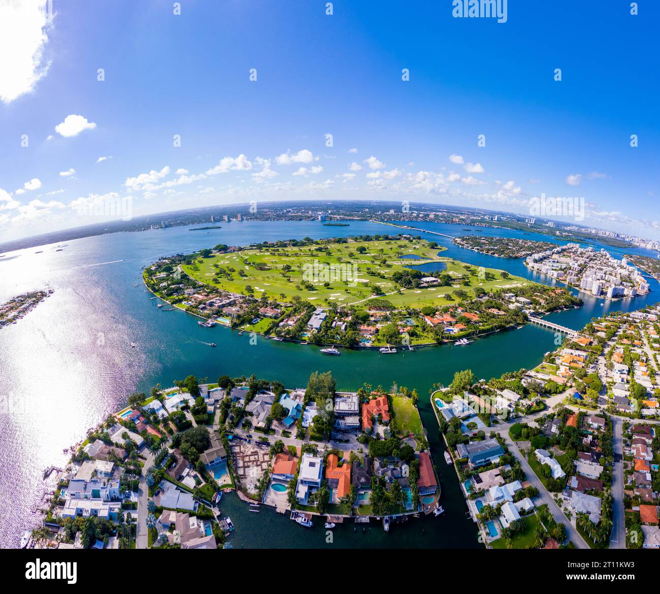 Luftaufnahme Miami Beach Indian Creek Island und Bucht. Superweitwinkel-Fischaugenlinse Stockfoto