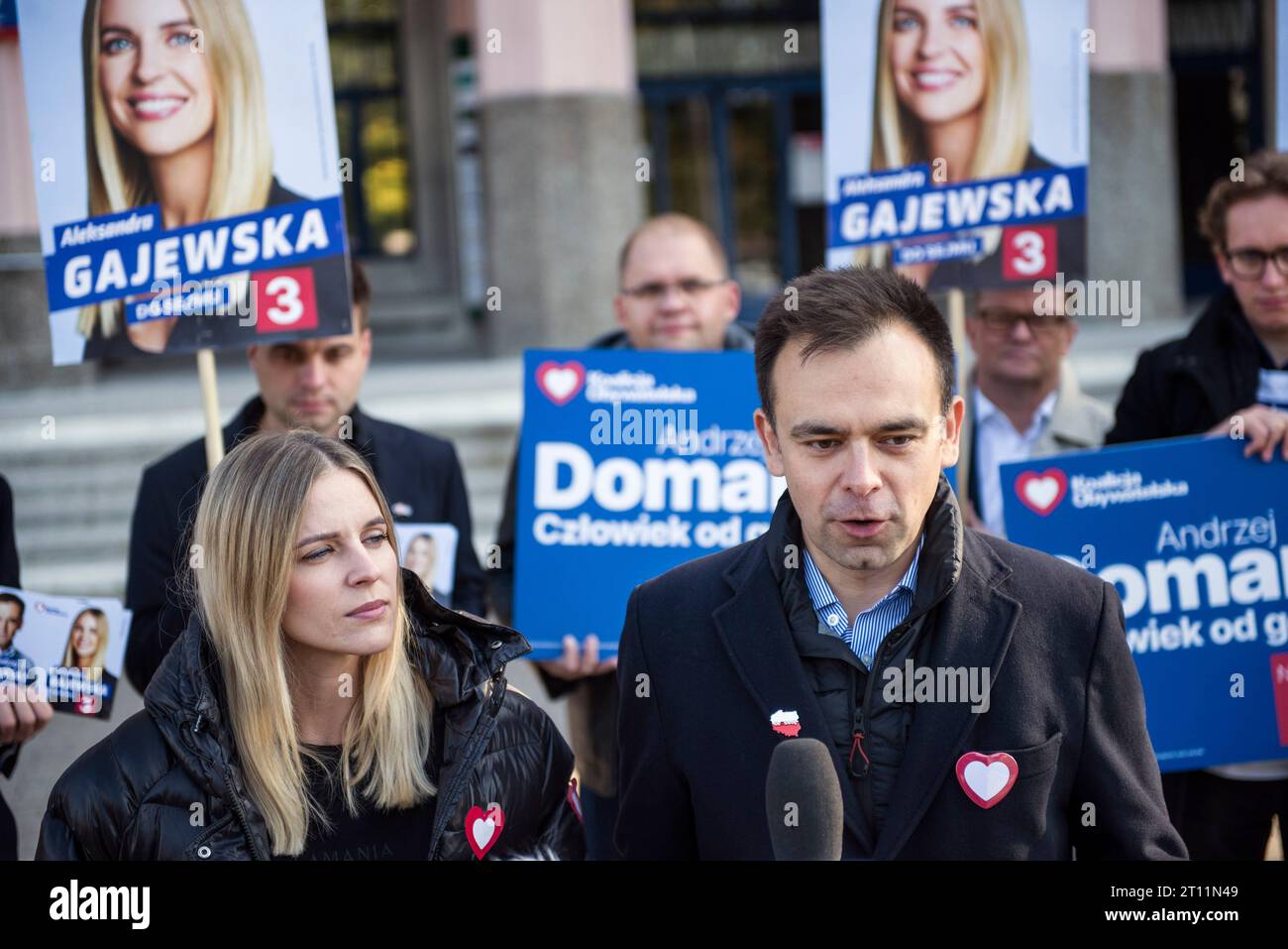 Aleksandra Gajewska und Andrzej Domanski sprechen während der ...