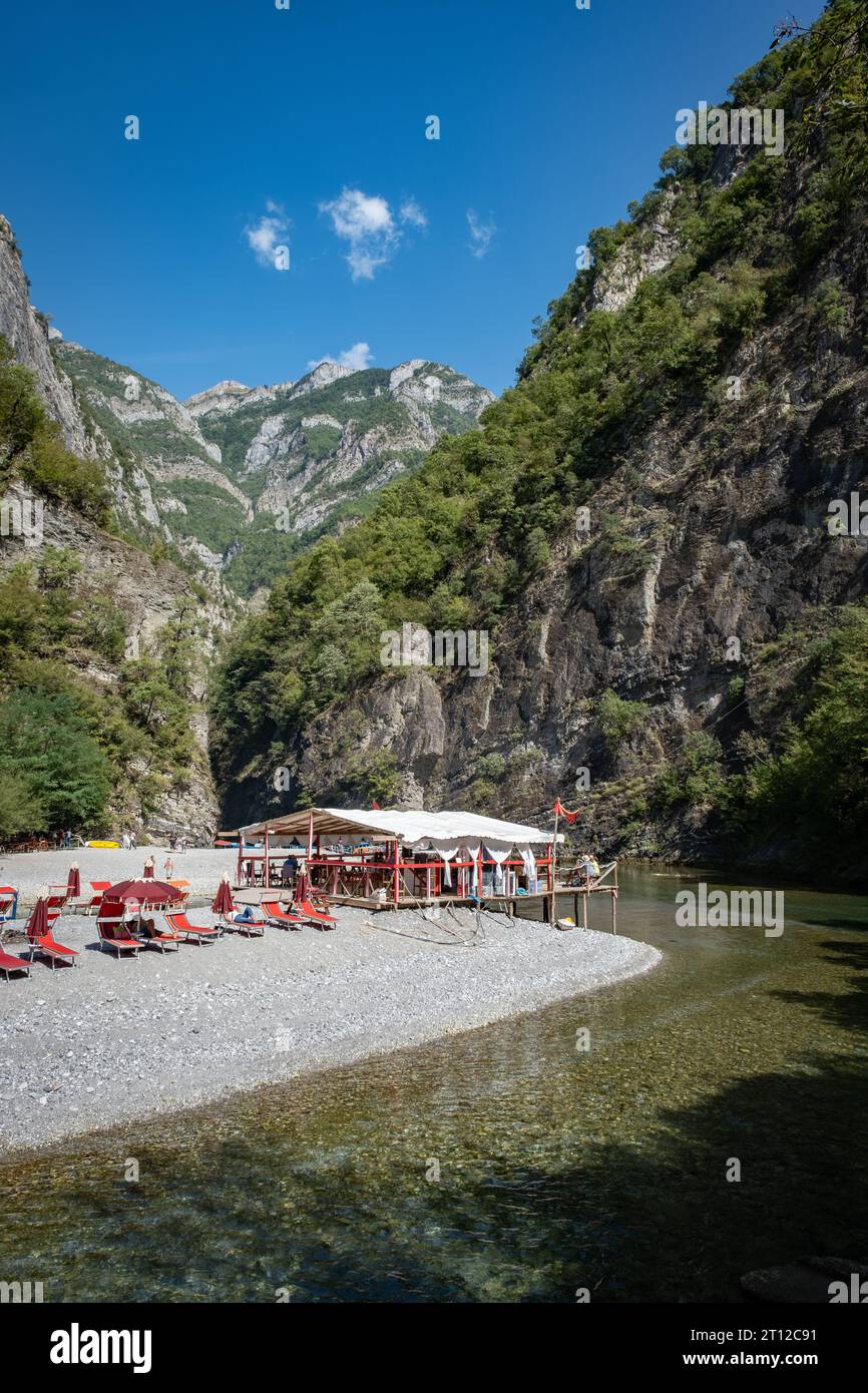 Fluss Shala Resort Dorf am See Komani, Nord-Albanien Stockfoto