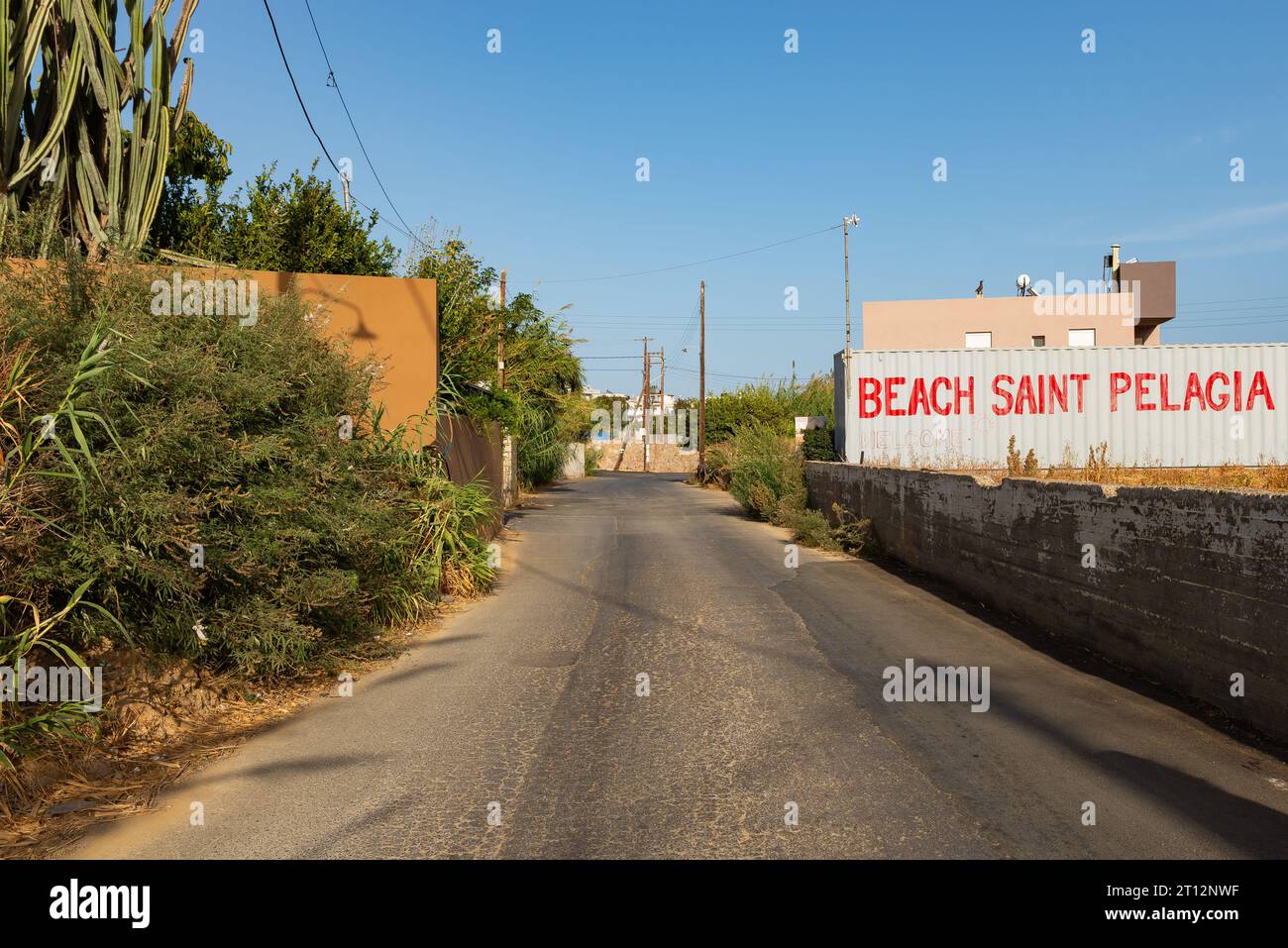 Willkommensschild am Strand in Agia Pelagia, Kreta, Griechenland. Stockfoto