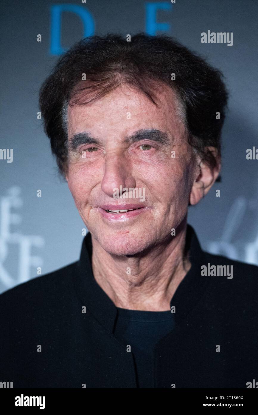 Jack lang besuchte die Premiere von L'Abbe Pierre, Une Vie de Combats