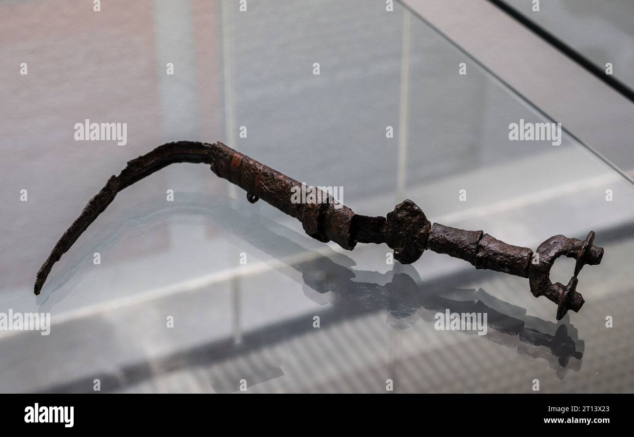 Kurzes zweischneidiges Schwert, 5. Jh. v. Chr., Etxauri-Lagerstätte, erste Eisenzeit, Museum of Navarra, Pamplona, Navarra, Spanien Stockfoto