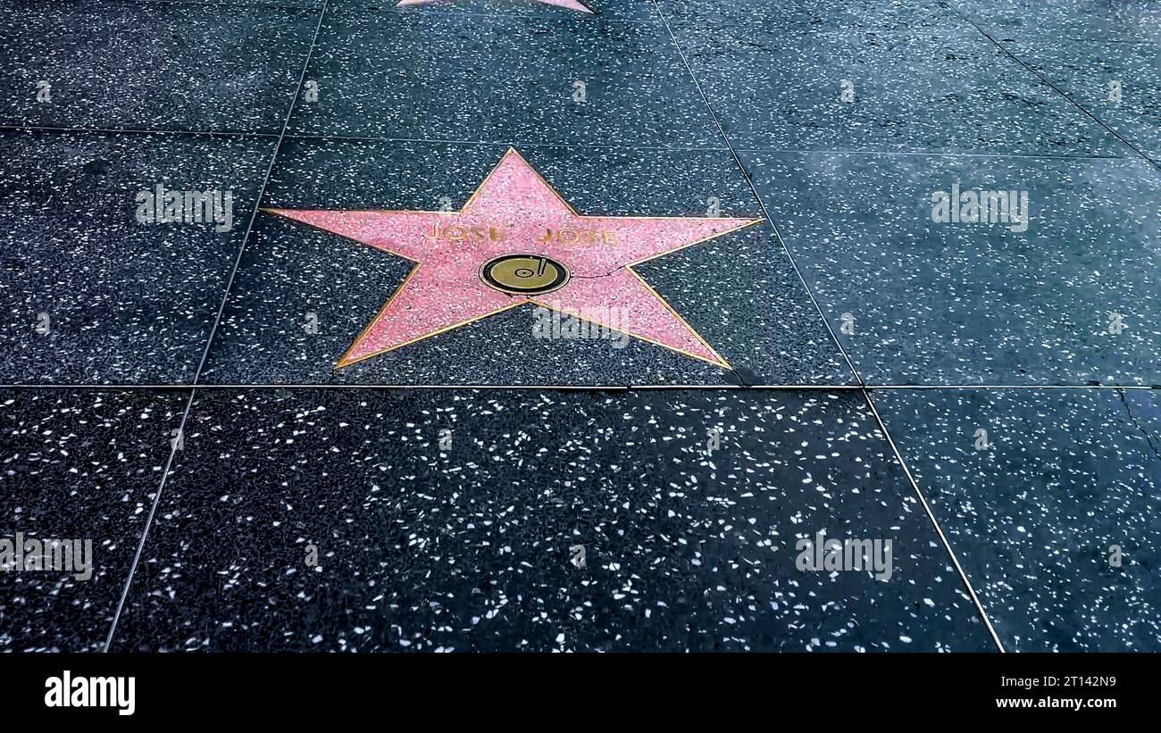 Los Angeles, Kalifornien, USA; 6. Oktober 2023: Ein Star auf dem Walk of Fame in Los Angeles, das Symbol dieses Stars ist ein Musikalbum. Stockfoto