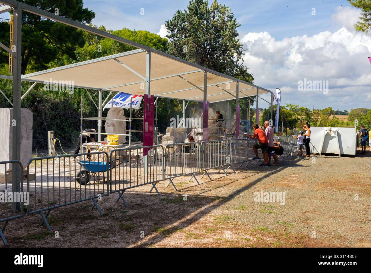 Bayssan-Szene. 5ᵉ Internationales Symposium der Skulptur auf Heraultais-Marmor. Artist in Residence. Villa David. Beziers, Occitanie, Frankreich Stockfoto