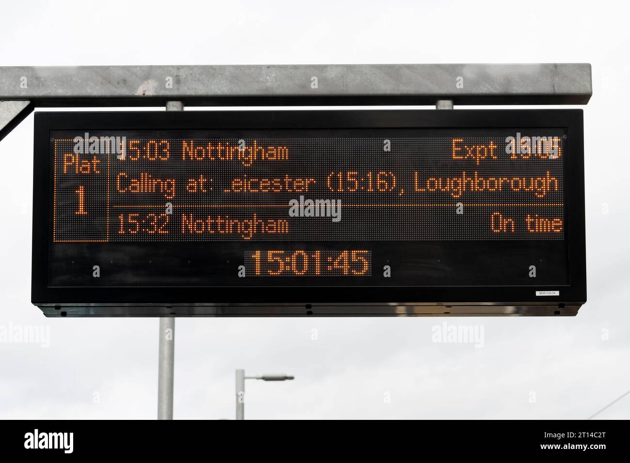 Elektronisches Zuginformationsschild, Market Harborough Railway Station, Leicestershire, England, Großbritannien Stockfoto