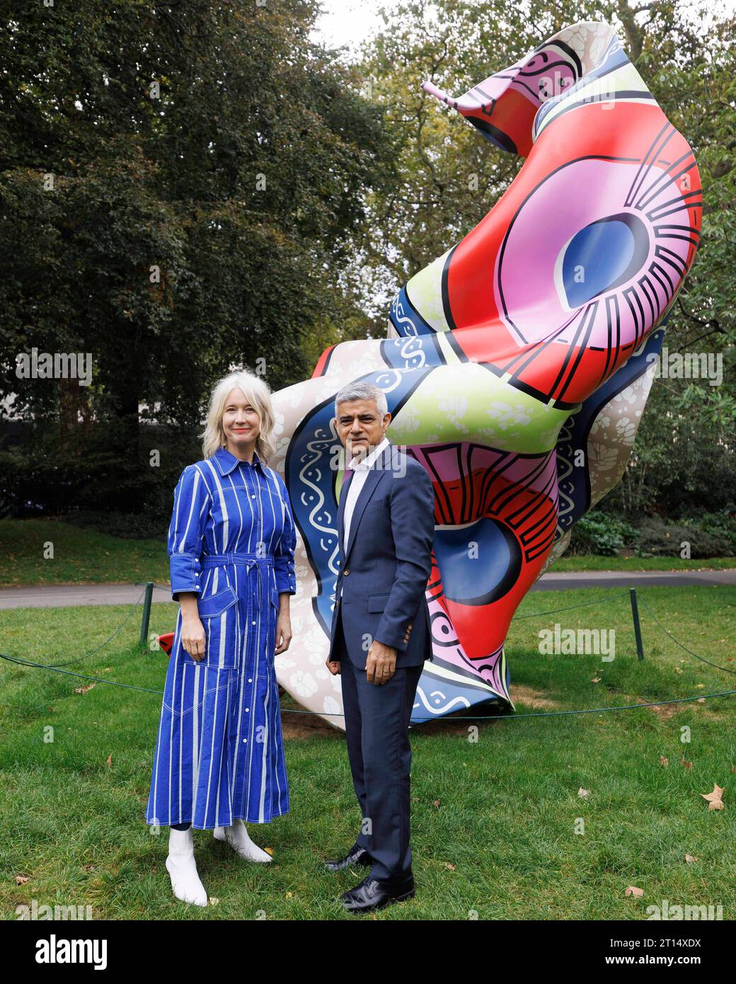 Sadiq Khan und Justine Simons, Londons Stellvertretende Bürgermeisterin für Kultur und Kreativwirtschaft, kreieren auf der Frieze Art Fair, eine große neue Kampagne der Kulturschaffenden der Hauptstadt, um London als die kreativste Hauptstadt der Welt zu feiern. Bilddatum: Mittwoch, 11. Oktober 2023. Stockfoto