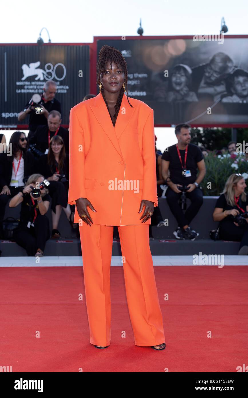 VENEDIG, ITALIEN – 06. SEPTEMBER: Alice Diop besucht den roten Teppich für den Film „Origin“ beim 80. Internationalen Filmfestival von Venedig am 06. September. Stockfoto