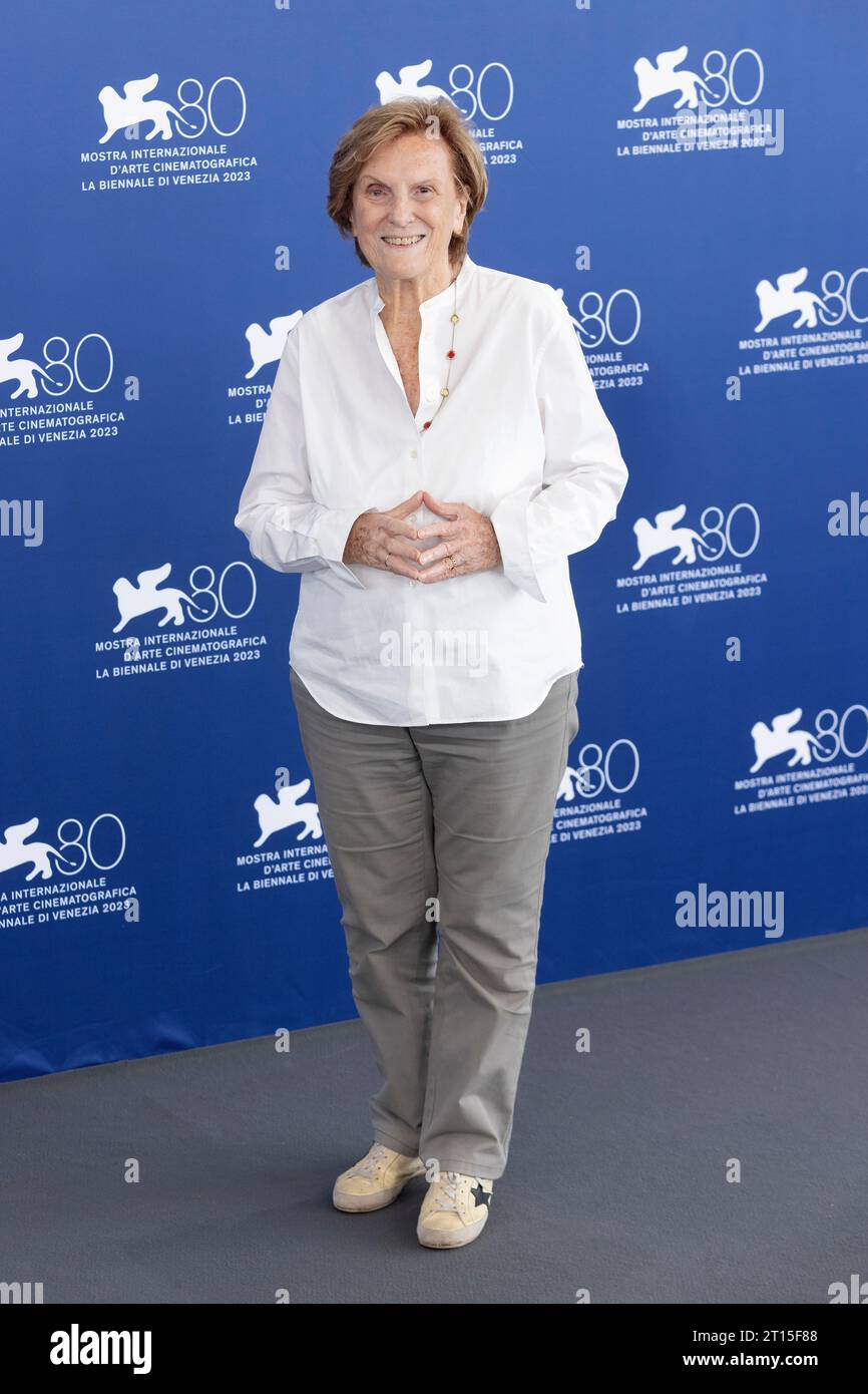 VENEDIG, ITALIEN – AUGUST 30: Die italienische Regisseurin Liliana Cavani nimmt an der Fotokonferenz zum „Leone D’oro Award“ beim 80. Internationalen Filmfestival in Venedig Teil Stockfoto
