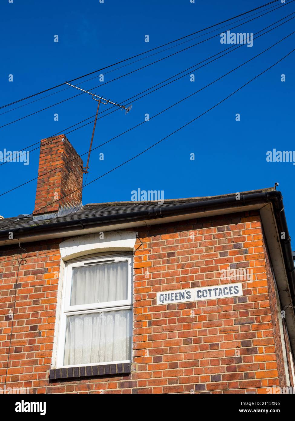 Queens Cottages, Old Buildings in the Centre of a Modern Developments in Reading, Berkshire, England, UK, GB. Stockfoto