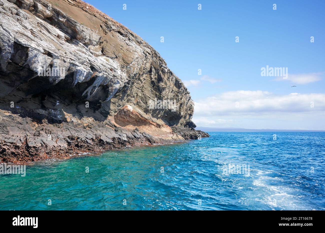 Galapagos Island Klippe vom Wasser aus gesehen, Ecuador. Stockfoto