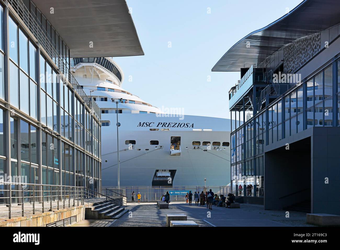 Kreuzfahrtschiff MSC Preziosa am Kreuzfahrtterminal in La Coruna, Galicien, Spanien Stockfoto