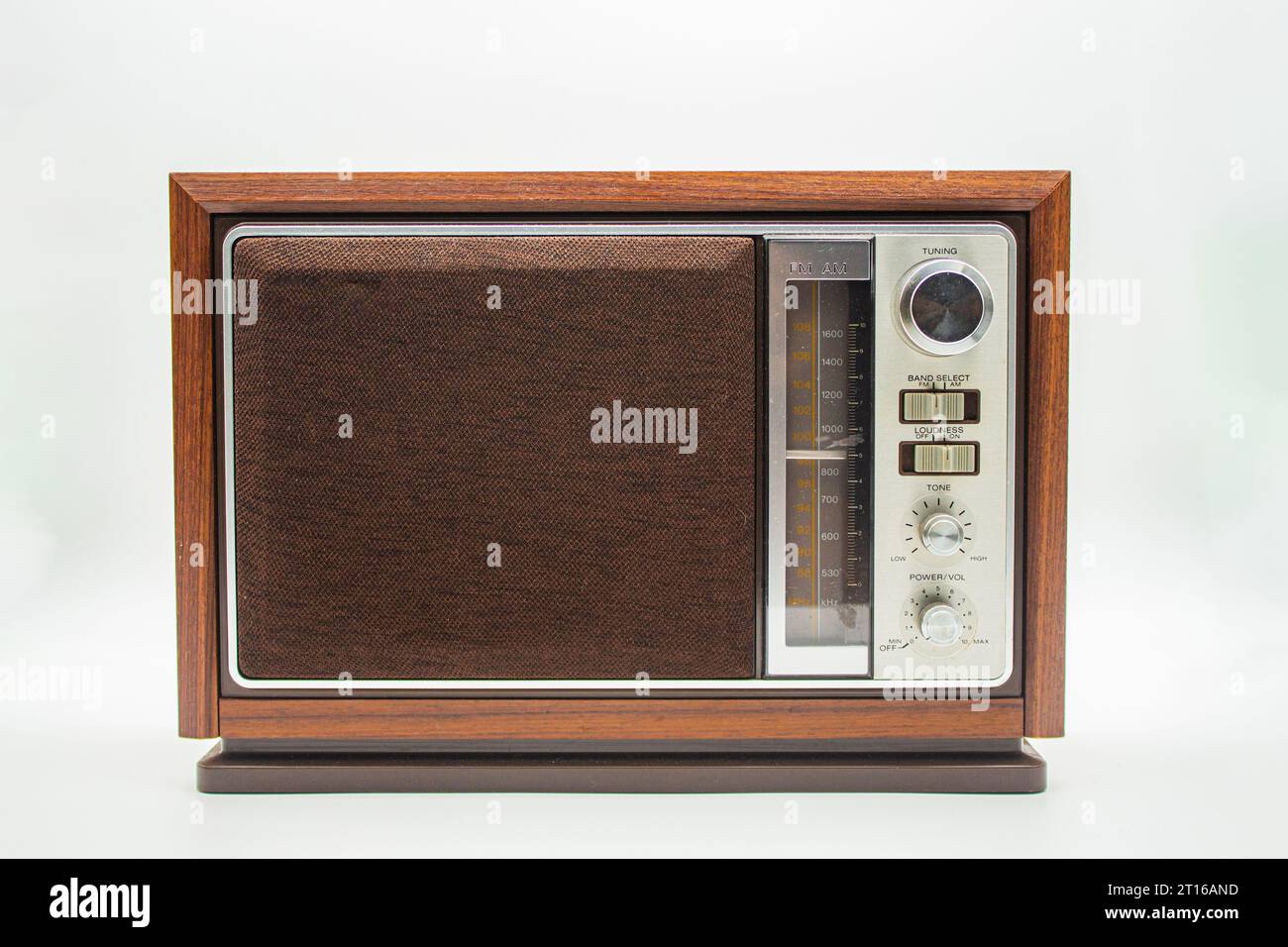 Vintage Radio auf weißem Hintergrund, Retro Radio, Vintage Radio Stockfoto