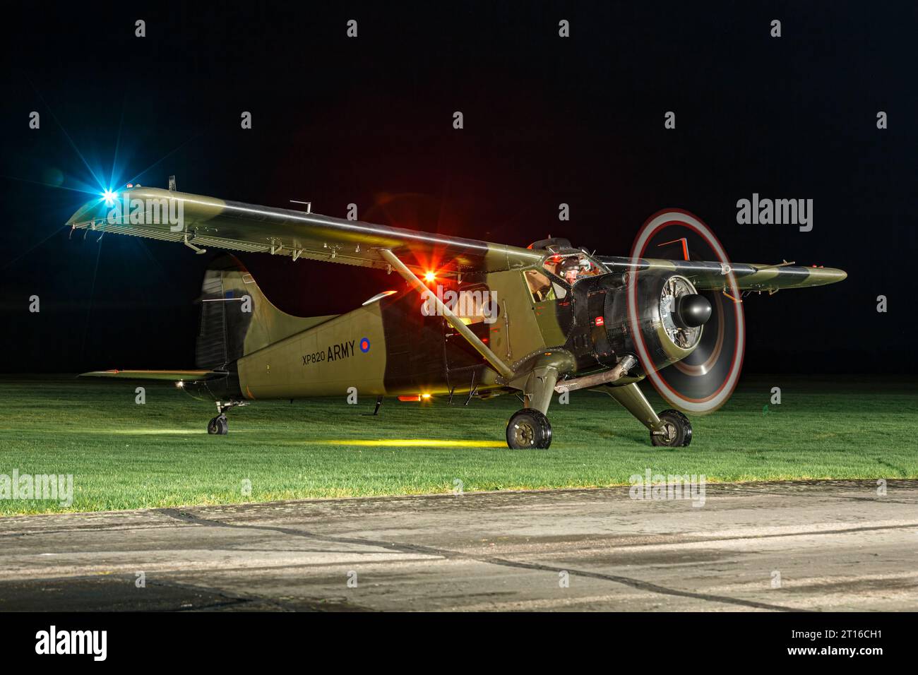 Luftkorps der britischen Armee de Havilland Canada DHC2 Beaver Night Shoot Stockfoto