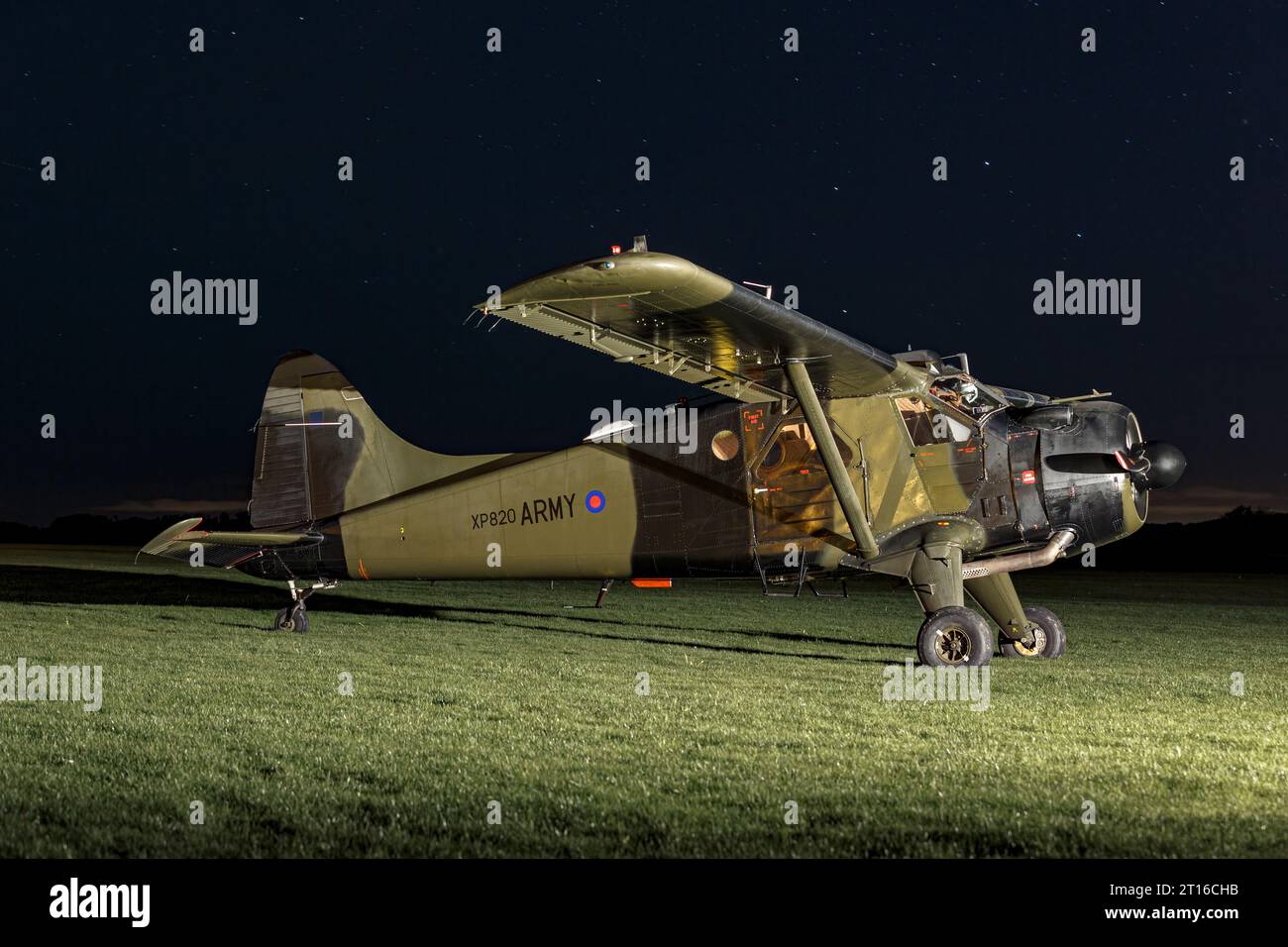 Luftkorps der britischen Armee de Havilland Canada DHC2 Beaver Night Shoot Stockfoto