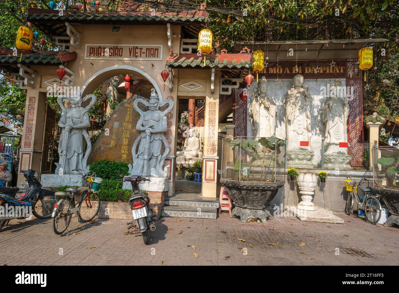 Can Tho, Vietnam. Eingang Zum Buddhistischen Tempel Von Phat Hoc. Stockfoto