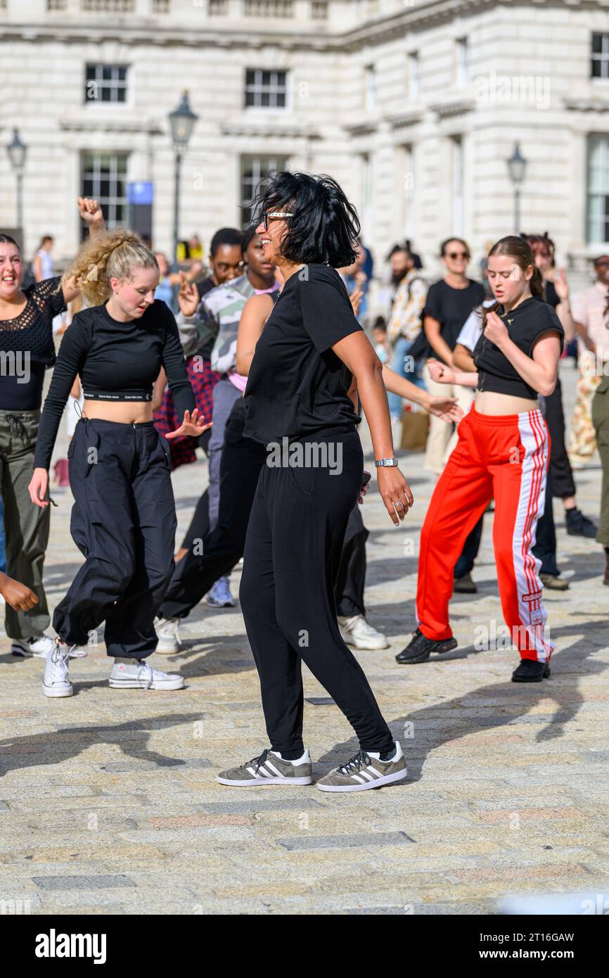 London, UK, 7. Oktober 2023, London Battle findet im Jahr 2023 zum 50. Jahrestag der Hip Hop-Kultur statt. Im Oktober ist Somerset House der Ort, an dem es zu sein gilt. Eine Londoner Schlacht findet mit einem Tanz zwischen Nord-, Süd-, Ost- und Westgruppen der Hauptstadt statt. Champions of London - OST: @Jordanjfunk, @evion mantis & @itsshush. Kuratiert von Jade Hackett für Dance Umbrella 2023 in Zusammenarbeit mit Somerset House., London, Andrew Lalchan Photography/Alamy Live News Stockfoto