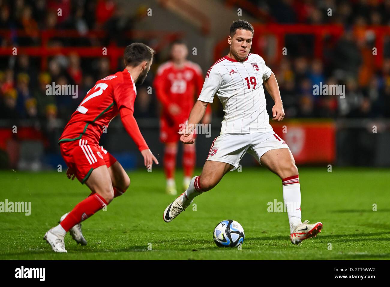 Tjay de Barr aus Gibraltar in Aktion während des Internationalen Freundschaftsspiels Wales gegen Gibraltar in Stok CAE Ras, Wrexham, Vereinigtes Königreich, 11. Oktober 2023 (Foto: Craig Thomas/News Images) Stockfoto