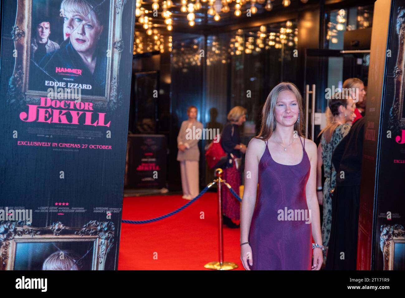 London, Großbritannien. Oktober 2023. Thea de Beaujeu besucht die Doctor Jekyll World Premiere am Odeon Luxe Leicester Square. (Foto: Loredana Sangiuliano/SOPA Images/SIPA USA) Credit: SIPA USA/Alamy Live News Stockfoto