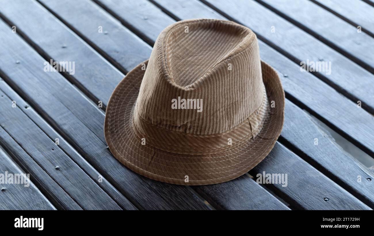 Kleines Foto von Boss of the Plains, handgefertigter Cowboyhut aus Samt, Asien Indonesien Stockfoto