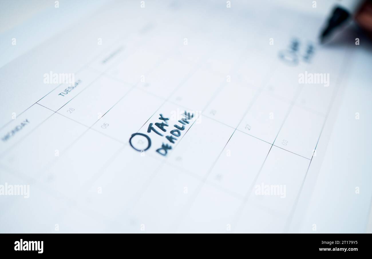 Person, Kalender und Datum für Steuer, Termin oder Erinnerung in der