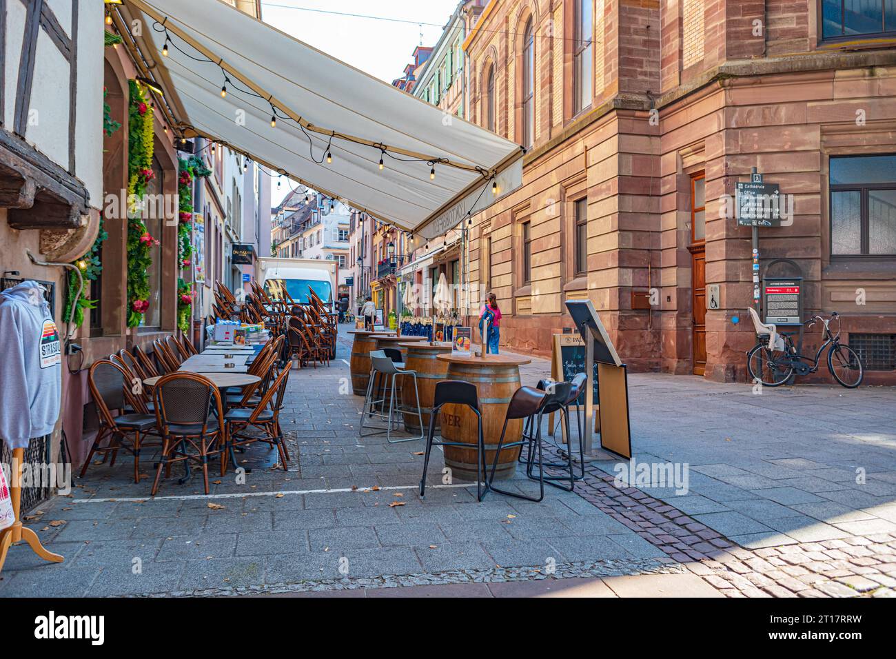STRASBOURG, GRAND EST, FRANKREICH - CA. AUGUST 2023: Das Stadtbild der Stadt Straßburg in Frankreich. Stockfoto