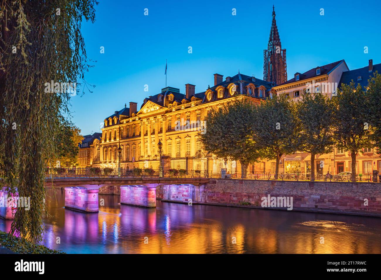 STRASBOURG, GRAND EST, FRANKREICH - CA. AUGUST 2023: Quai Saint-Nicolas von Straßburg in Frankreich. Stockfoto