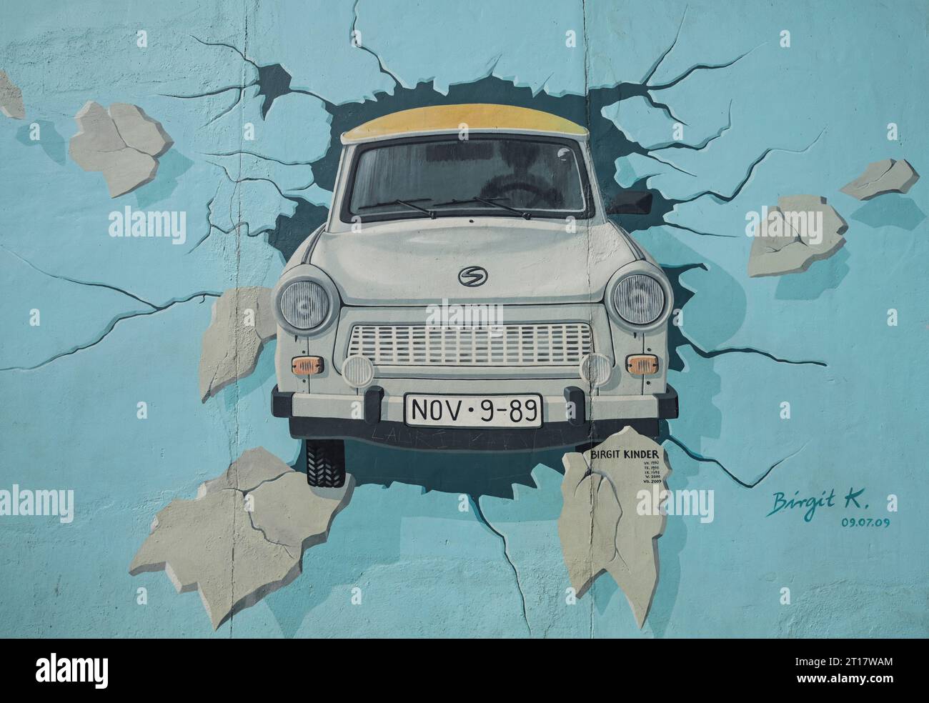 Trabi, East Side Gallery, Mühlenstraße, Friedrichshain, Berlin, Deutschland *** Lokale Bildunterschrift ***, Berlin, Deutschland Stockfoto