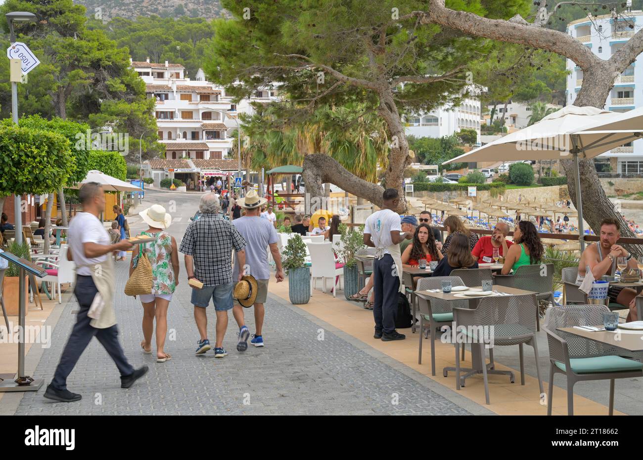 Straßenszene, Restaurant, Sant Elm, Mallorca, Spanien Stockfoto