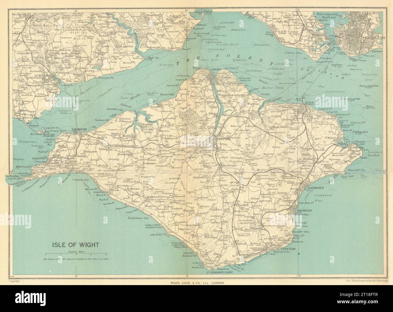 DIE ISLE OF WIGHT zeigt ein vollständiges Eisenbahnnetz. Cowes Ryde. WARD LOCK 1947 MAP Stockfoto