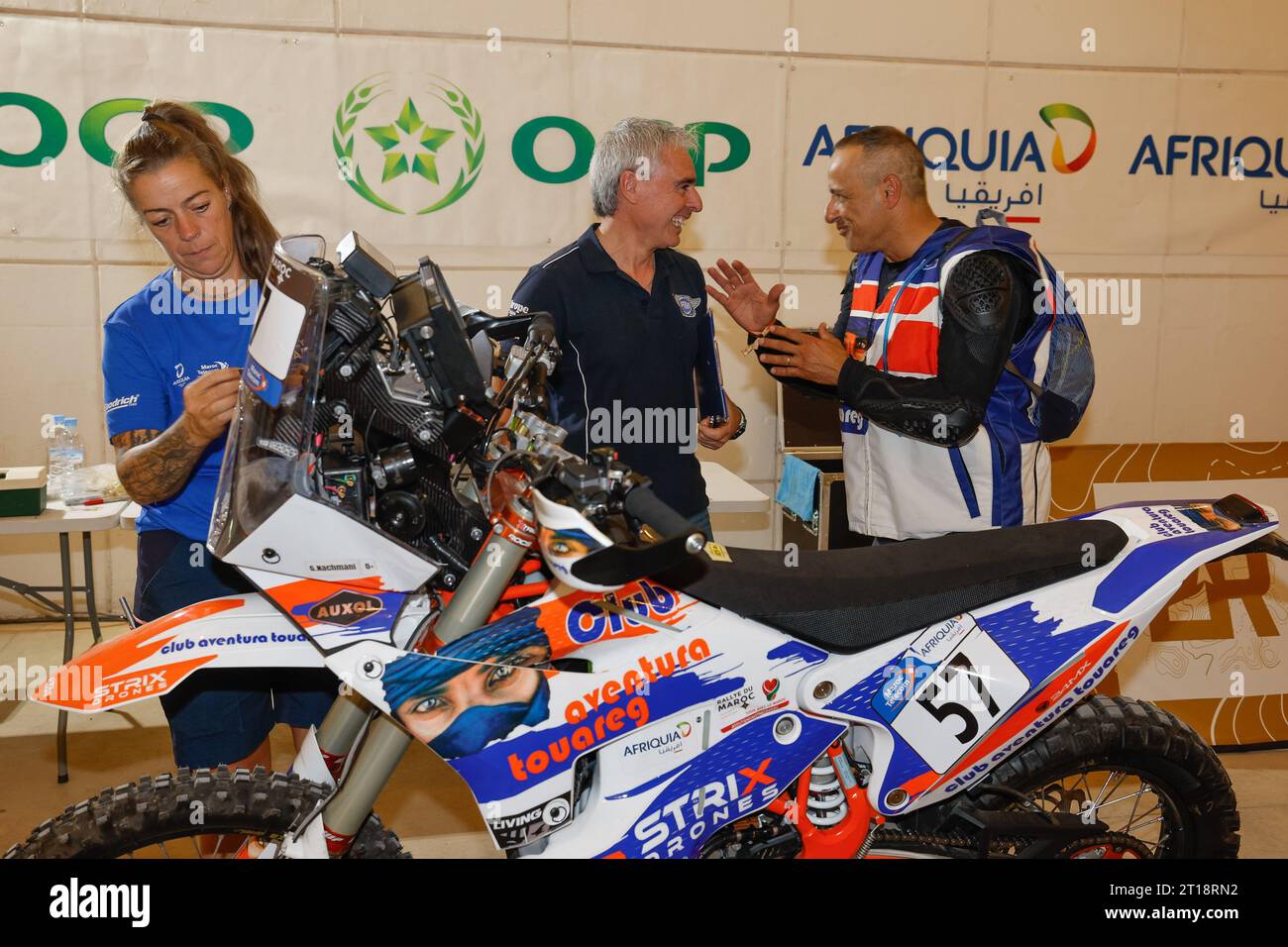 Agadir, Maroc. Oktober 2023. NACHMANI Gad (ist), Club Aventura Touareg, KTM 450 Aventura Touareg, Porträt, FIM, während der administrativen Kontrollen und Scrutineering der Rallye du Maroc 2023, vom 11. Bis 12. Oktober 2023 in Agadir, Marokko - Foto Frédéric Le Floc'h/DPPI Credit: DPPI Media/Alamy Live News Stockfoto