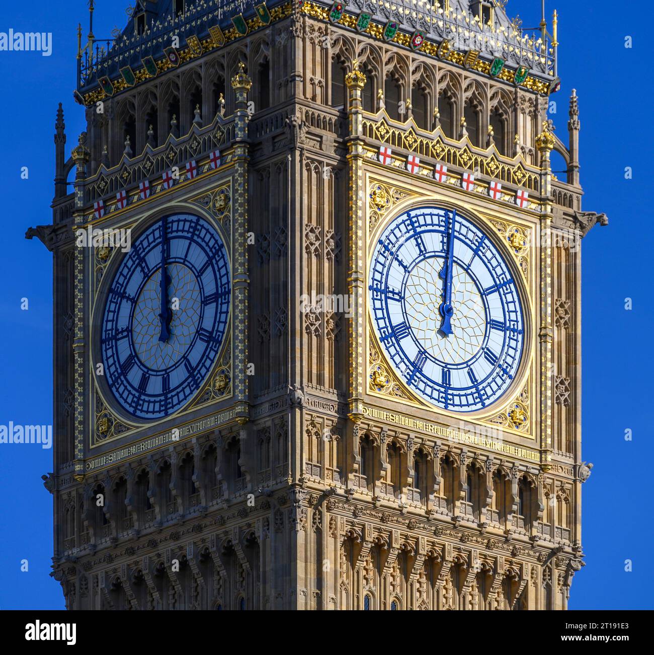London, Großbritannien. Big Ben Uhr um 12 Uhr Stockfoto