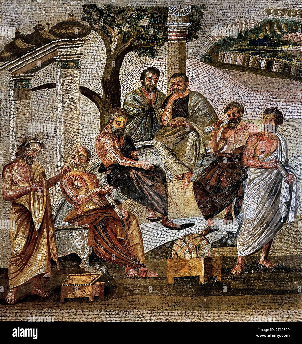 Platon unterhielt sich mit seinen Schülern (Platon war ein Athener Philosoph während der klassischen Zeit im antiken Griechenland, Gründer des Platonisten) aus dem Haus des T. Siminius, Mosaik aus Pompeji Roman City liegt in der Nähe von Neapel in der Region Kampanien. Pompeji wurde bei der Eruption des Vesuvs 79 n. Chr. unter 4-6 m vulkanischer Asche und Bimsstein begraben. Italien, Museum, Neapel, Stockfoto