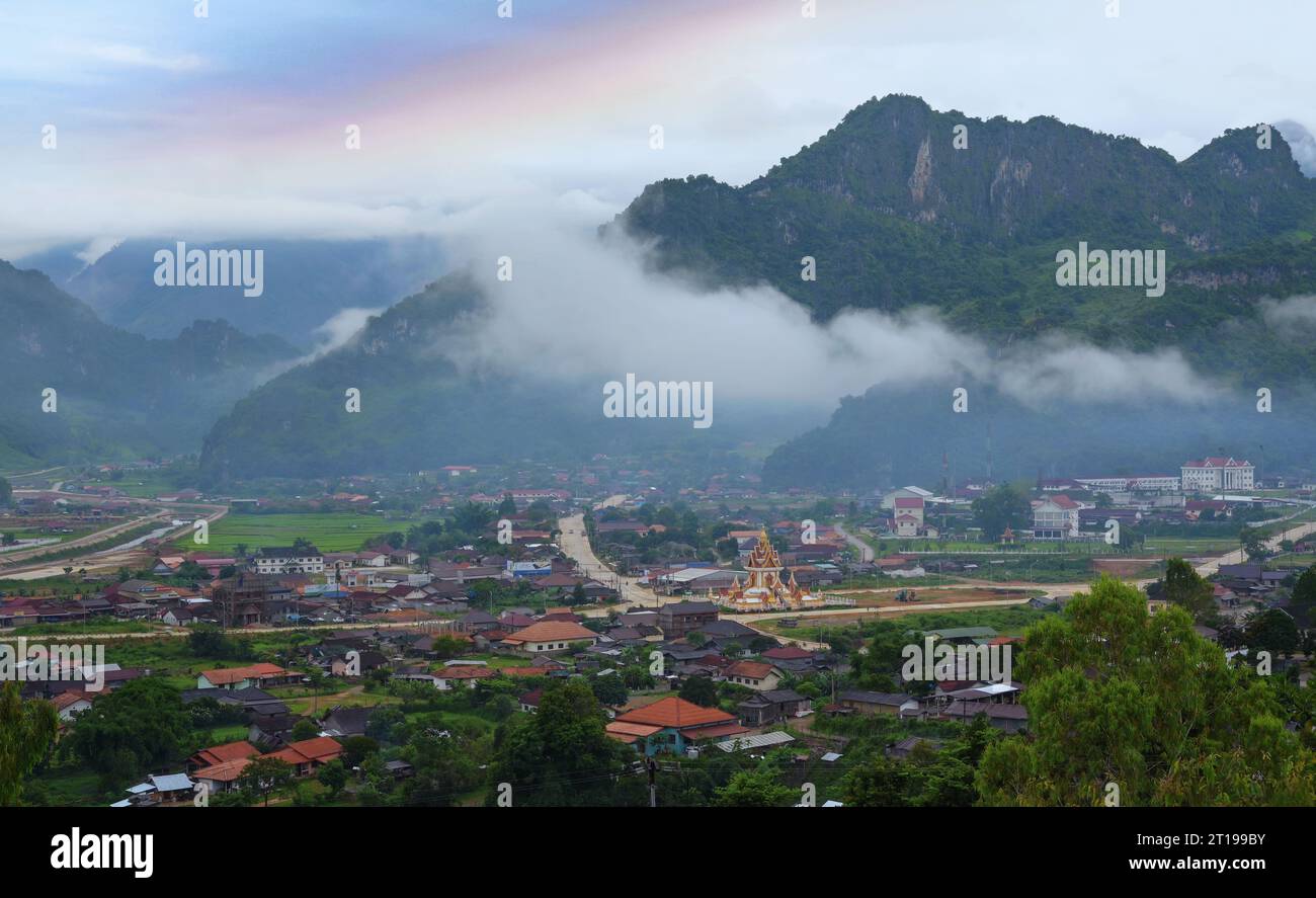 Luftdörflandschaft, Phu Hua Lon, Xaysomboun, Laos Stockfoto