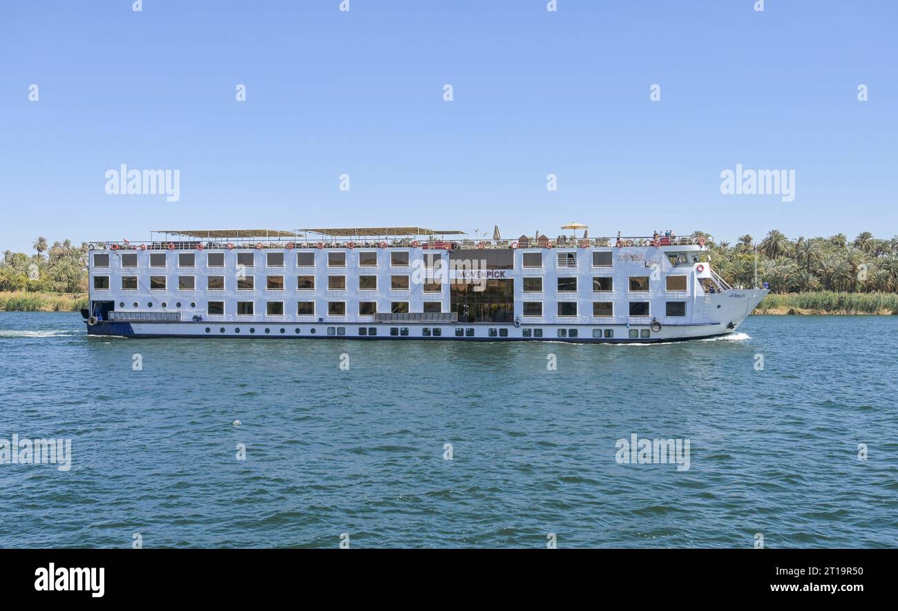 Kreuzfahrtschiff, Mövenpick Royal Lily, Nil, Ägypten Stockfoto