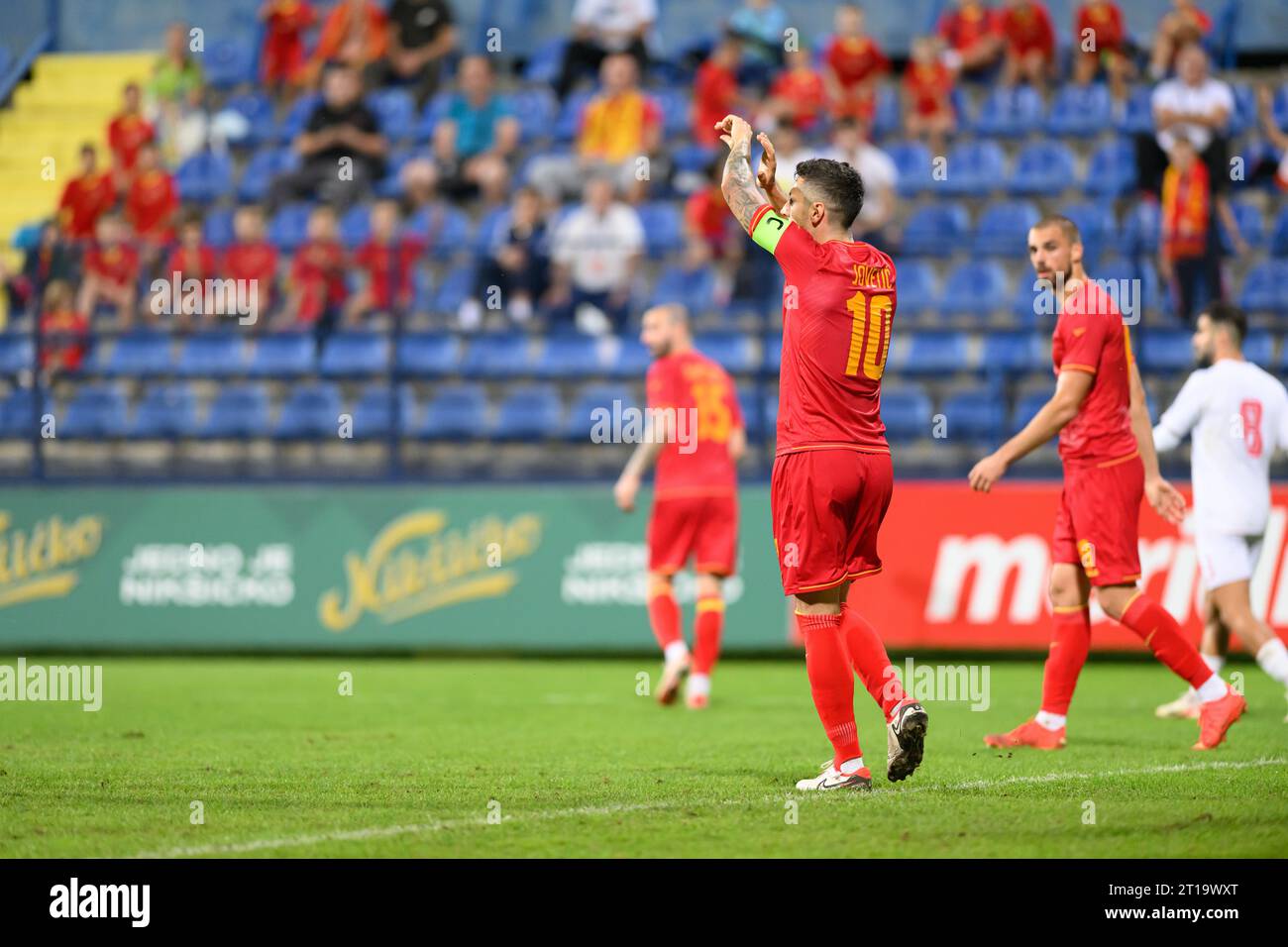 Podgorica, Montenegro, 12.10.23., Oktober 2023, Stevan Jovetic bittet um Elfmeter beim Fußball-Freundschaftsspiel zwischen Montenegro und Libanon, Credit: Stefan Ivanovic/Alamy Live News Stockfoto