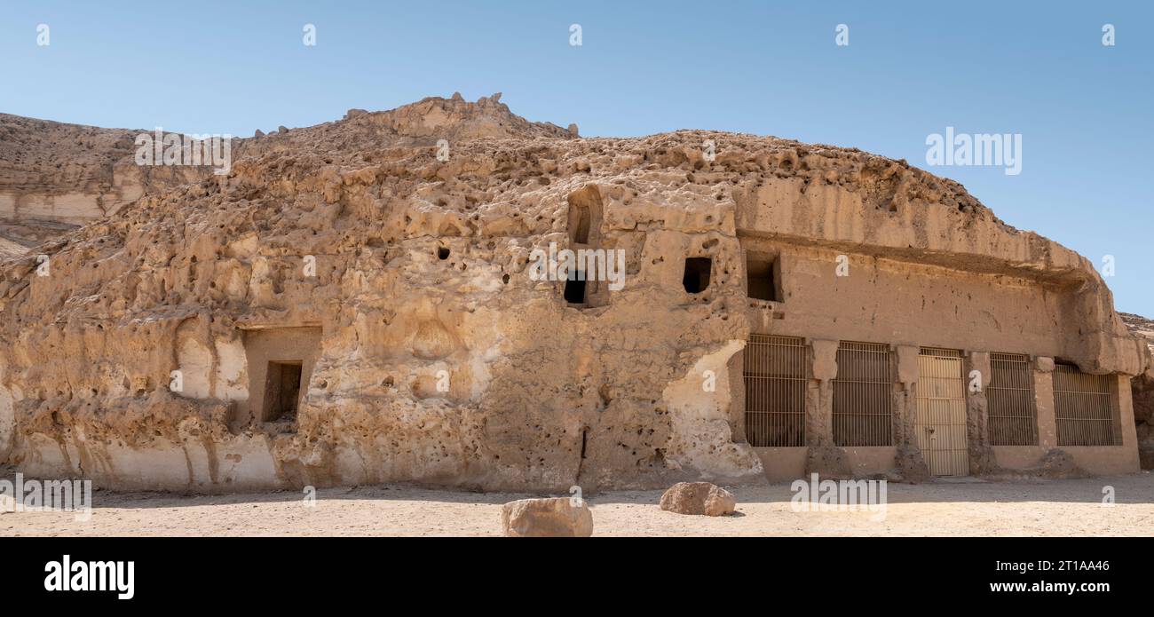 Die in Felsen gehauene Kapelle der Königin Hatschepsut „Speos Artemidos“, bekannt als Stabl Antar, Mittelägypten Stockfoto