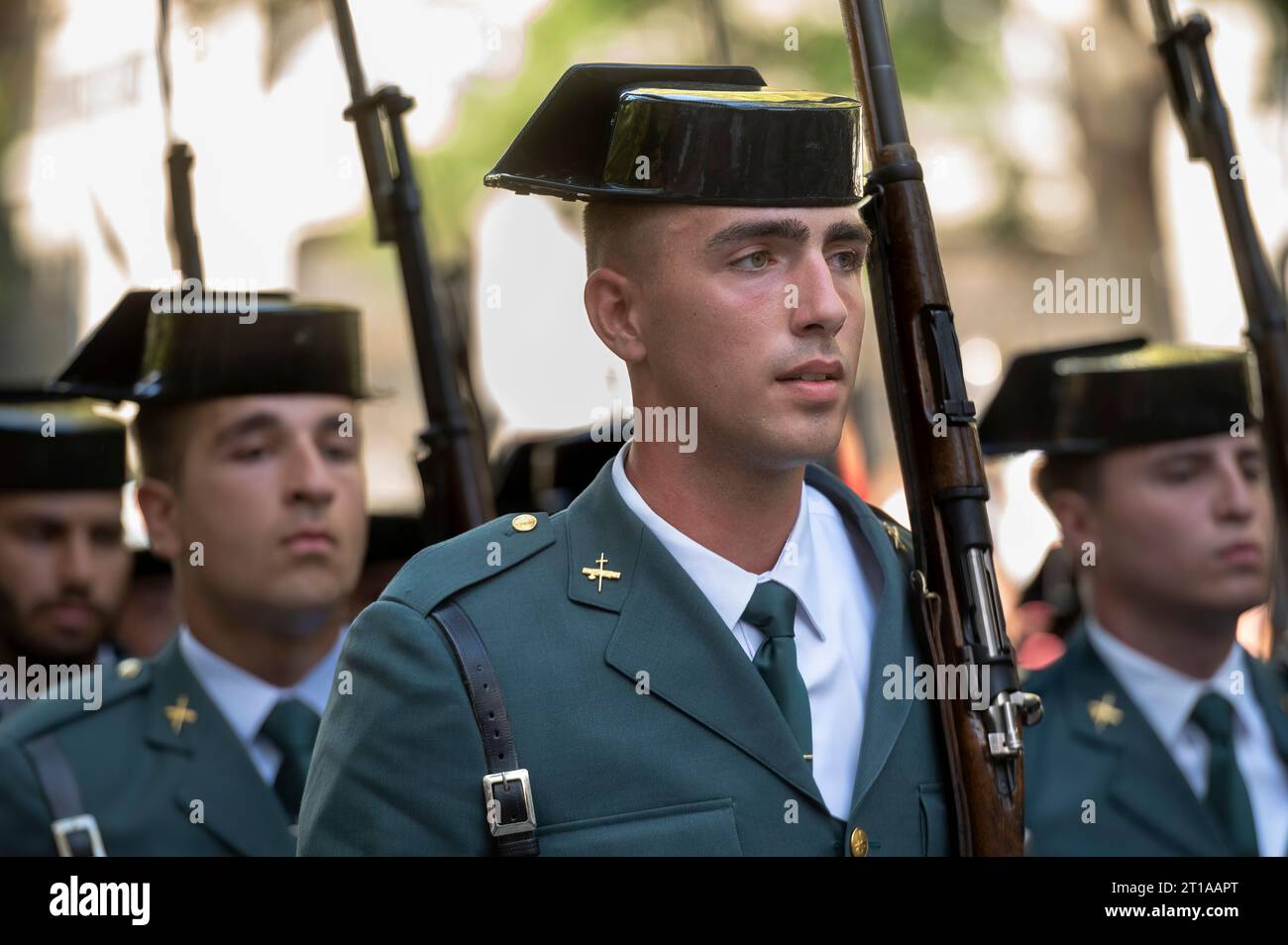 Madrid, Spanien. Oktober 2023. Spanische Truppen nehmen an der Militärparade zum spanischen Nationalfeiertag Teil. Die jährliche Militärparade zum Nationalfeiertag wird am 12. Oktober 2023 in Madrid, Spanien, gefeiert. (Foto: Miguel Candela/SOPA Images/SIPA USA) Credit: SIPA USA/Alamy Live News Stockfoto