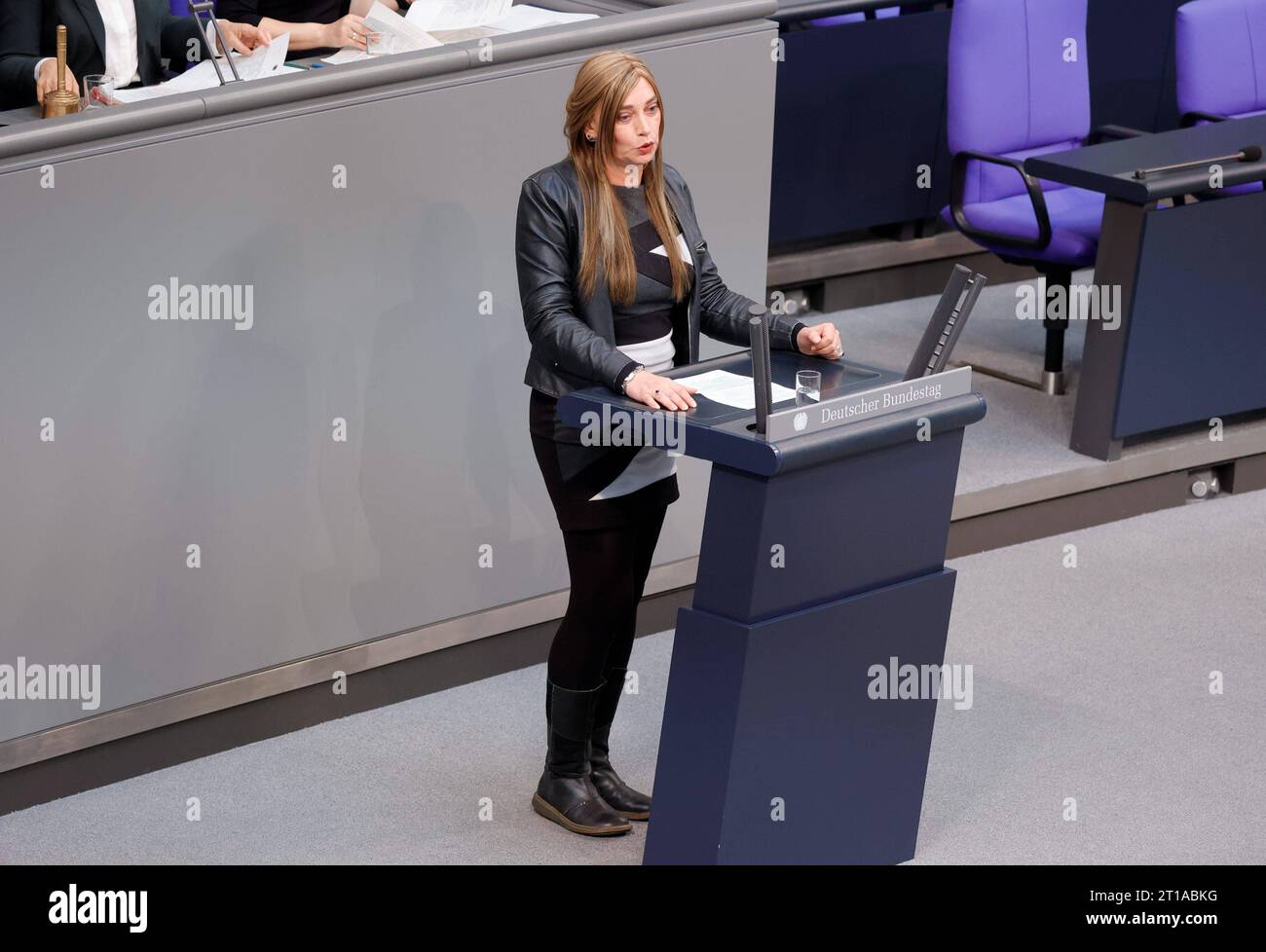 Tessa Ganserer Bündnis 90/die Grünen, Deutschland, Berlin, Reichstag, Fraktionen ziehen Bilanz zur Deutschen Nachhaltigkeitsstrategie *** Tessa Ganserer Bündnis 90 die Grünen, Deutschland, Berlin, Reichstag, Parlamentarische Fraktionen ziehen Bilanz der deutschen Nachhaltigkeitsstrategie Credit: Imago/Alamy Live News Stockfoto