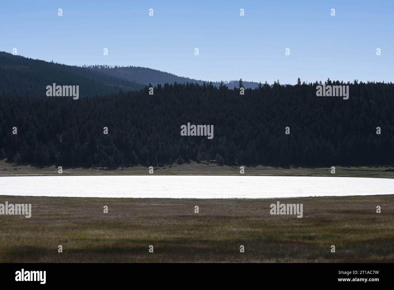 Salzsee in Kanada. Landschaft von British Columbia Stockfoto