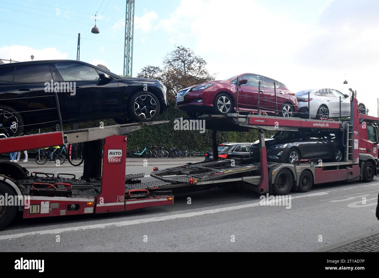 Kopenhagen, Dänemark /12. Oktober. 2023/Autotransport per LKW in der dänischen Hauptstadt Kopenhagen. Photo.Francis Joseph Dean/Dean Pictures Credit: Imago/Alamy Live News Stockfoto