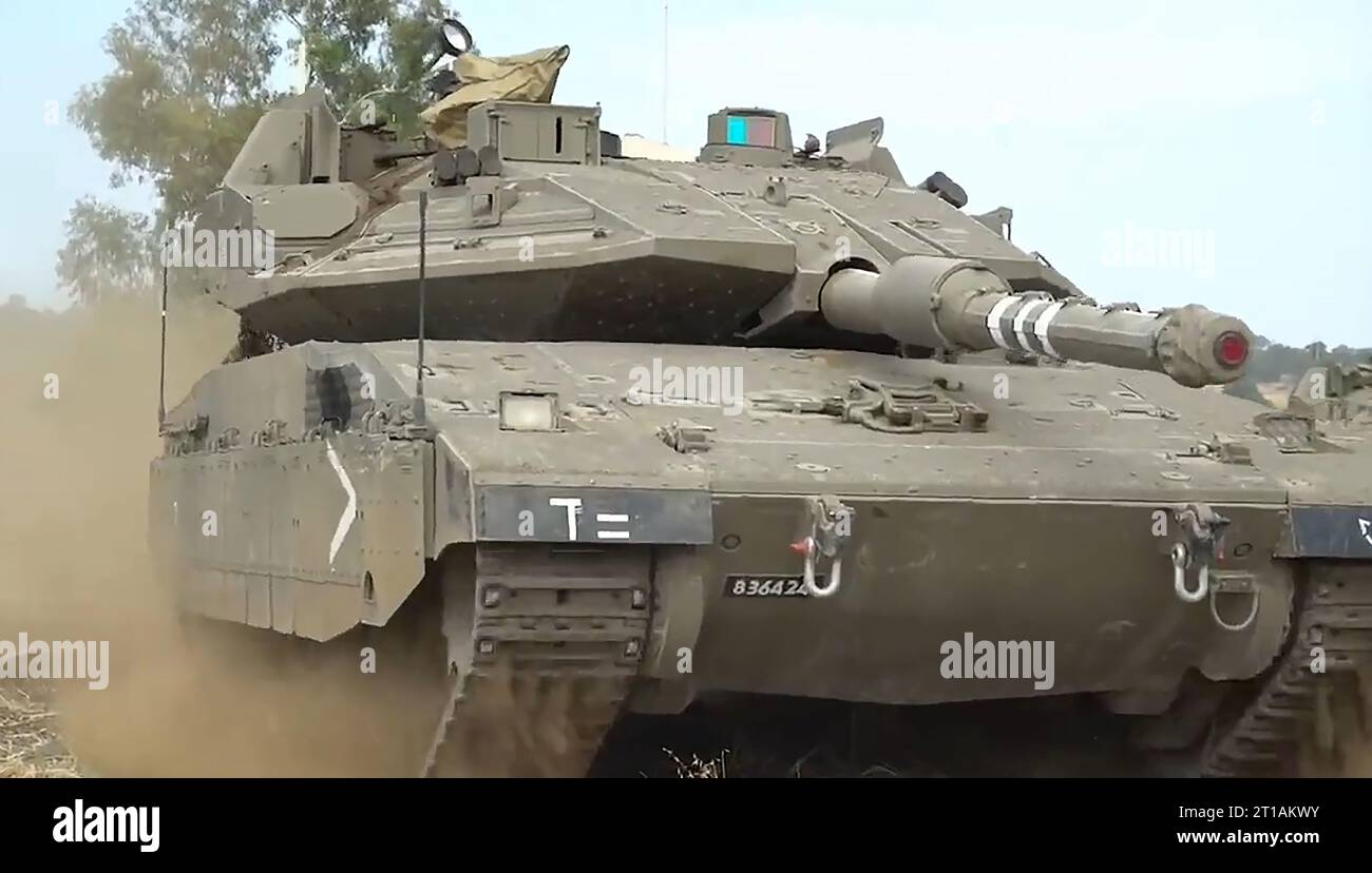 Nördlich Von Israel, Israel. Oktober 2023. Ein Bild, das von der IDF am Donnerstag, dem 12. Oktober 2023 veröffentlicht wurde, zeigt israelische Truppen im nördlichen Kommandosektor, Reserveeinheiten, die in den Siedlungen nahe der Grenze zum Libanon im Norden Israels stationiert sind. Die Hisbollah und Israel im Libanon tauschten am 11. Oktober Raketenangriffe aus, wobei die Gruppe sagte, dass sie Vergeltung für den Tod von drei ihrer Mitglieder bei israelischen Angriffen verübt habe. Die grenzüberschreitenden Spannungen bestehen seit vier Tagen. Foto: IDF/ Credit: UPI/Alamy Live News Stockfoto