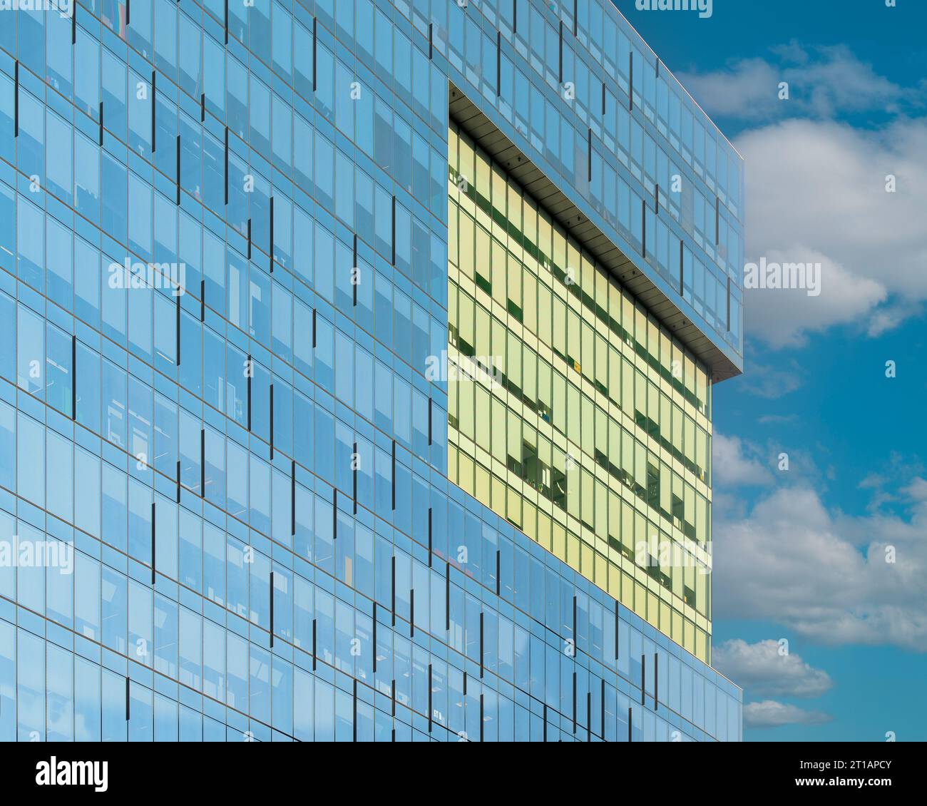 Architektonische Zusammenfassung des Mars (Medical and Related Sciences) Discovery District Gebäudes an der 661 University Avenue in Toronto, Ontario Stockfoto