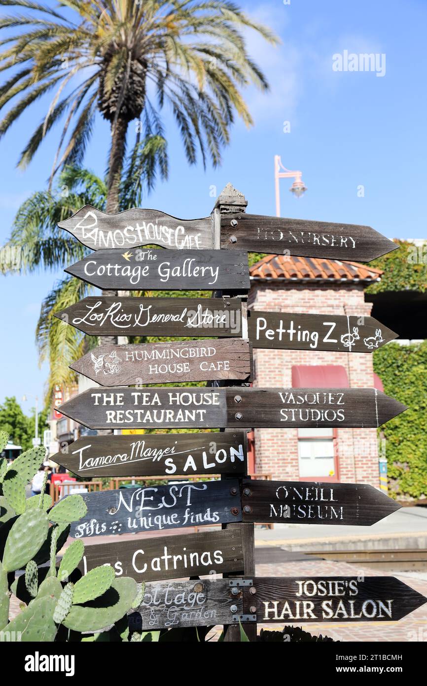 Richtung Seufzen für lokale Sehenswürdigkeiten in San Juan Capistrano, Kalifornien Stockfoto