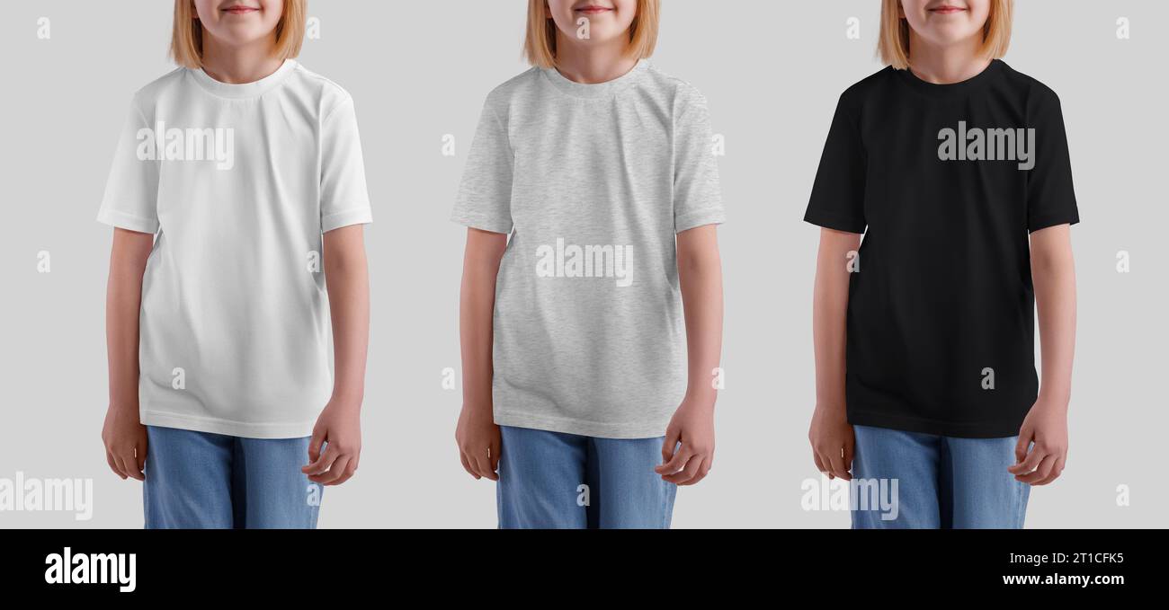 Mockup eines weißen, heidekrauten, schwarzen T-Shirts auf einem Mädchen, Vorderansicht, isoliert auf Hintergrund. Set aus Oversize-Hemd für Kinder mit Rundhalsausschnitt. Vorlage Stockfoto