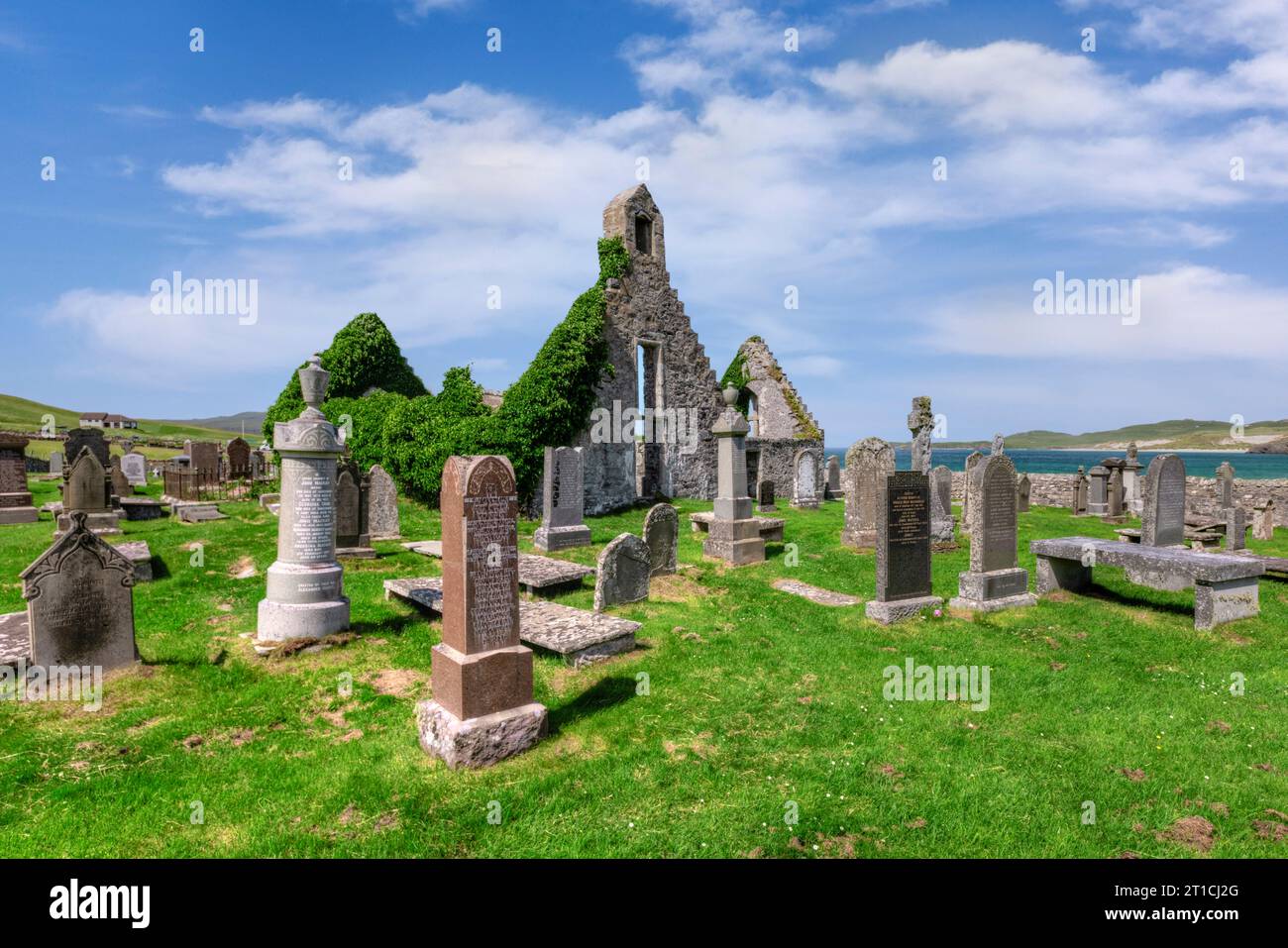 Balnakeil in Sutherland, Schottland, beherbergt eine Reihe historischer Stätten, darunter die Ruinen der Balnakeil Church und einen wunderschönen Sandstrand. Stockfoto