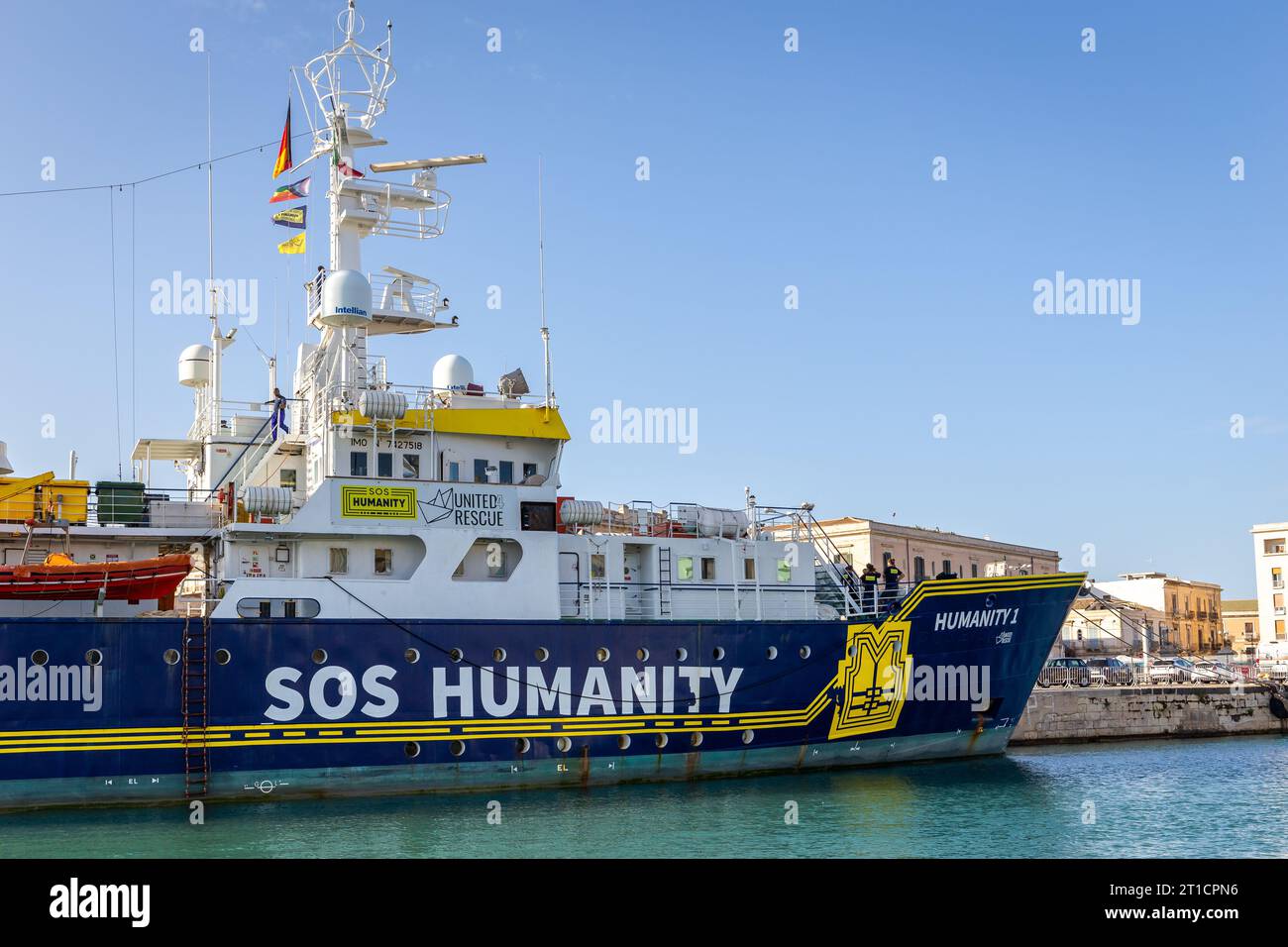 Syrakus, Sizilien, Italien, 11.10.23. SOS Humanity 1 NRO-Organisation Migrantenrettungsschiff im Hafen von Syrakus. Stockfoto