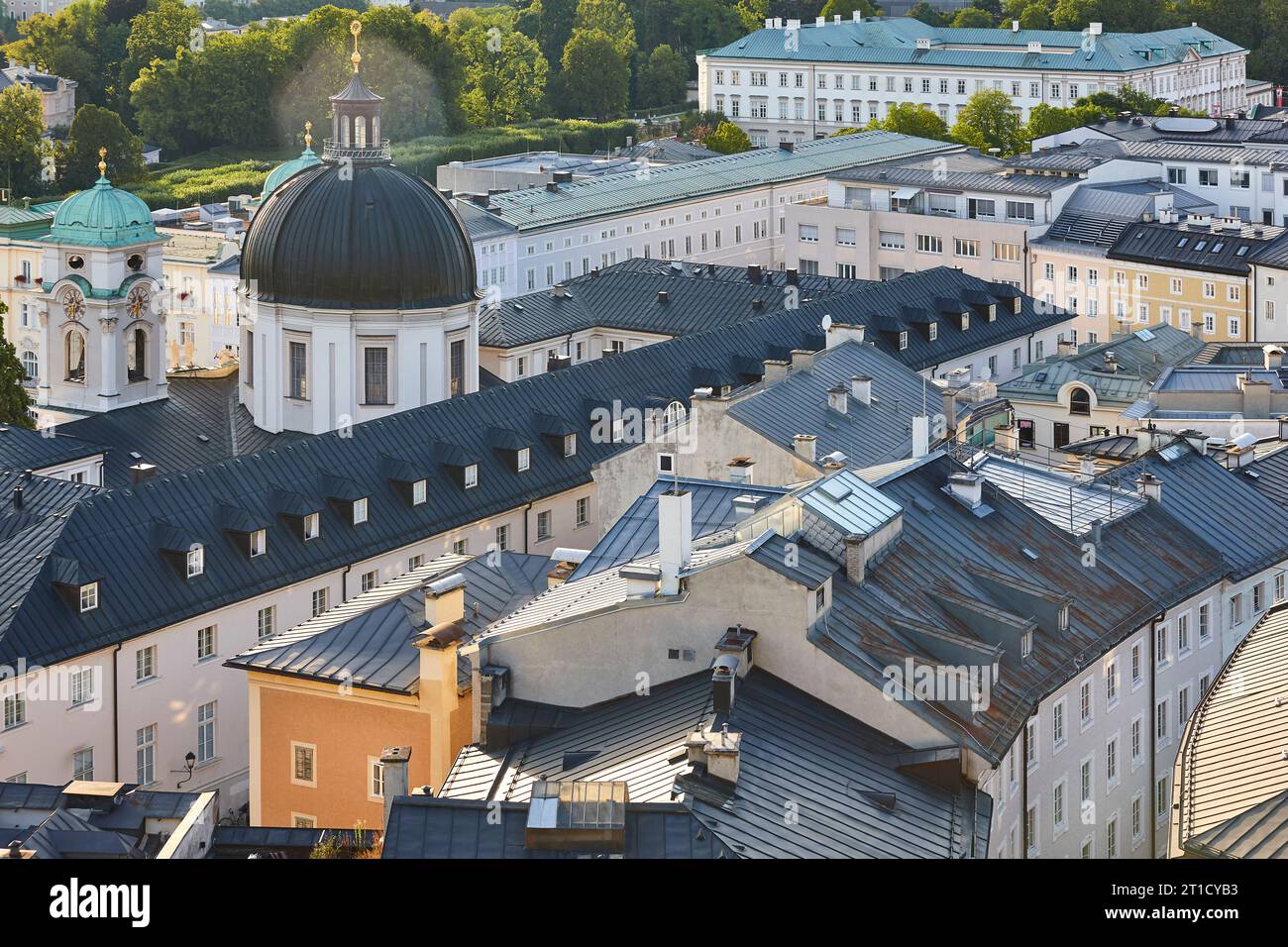 Historische Altstadt von Salzburg von oben. Salzburgerland, Österreich Stockfoto