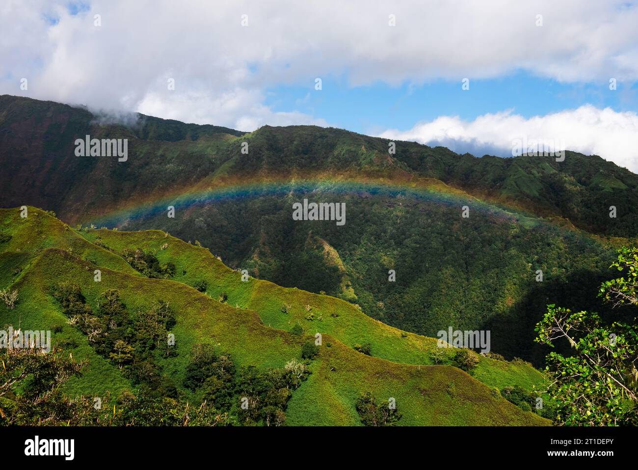 Rainbow in Mount Aorai, Tahiti, Französisch-Polynesien Stockfoto