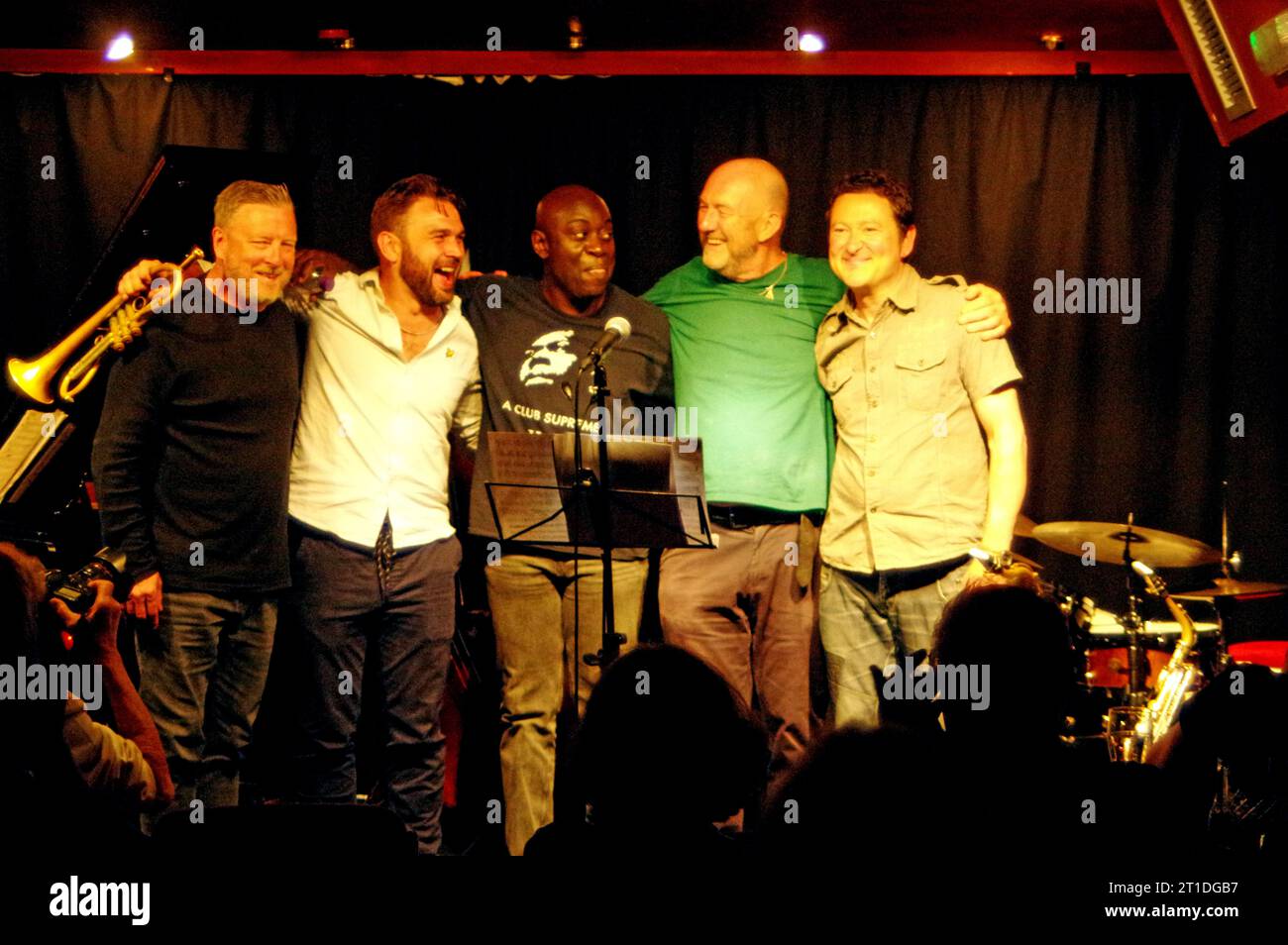 Jack Kendon, Julian Nicholas, Nigel Thomas, Mark Edwards und Winston Clifford, Nigel Thomas Quintet, Verdict Jazz Club, Brighton, East Sussex, Juni 2023. Stockfoto