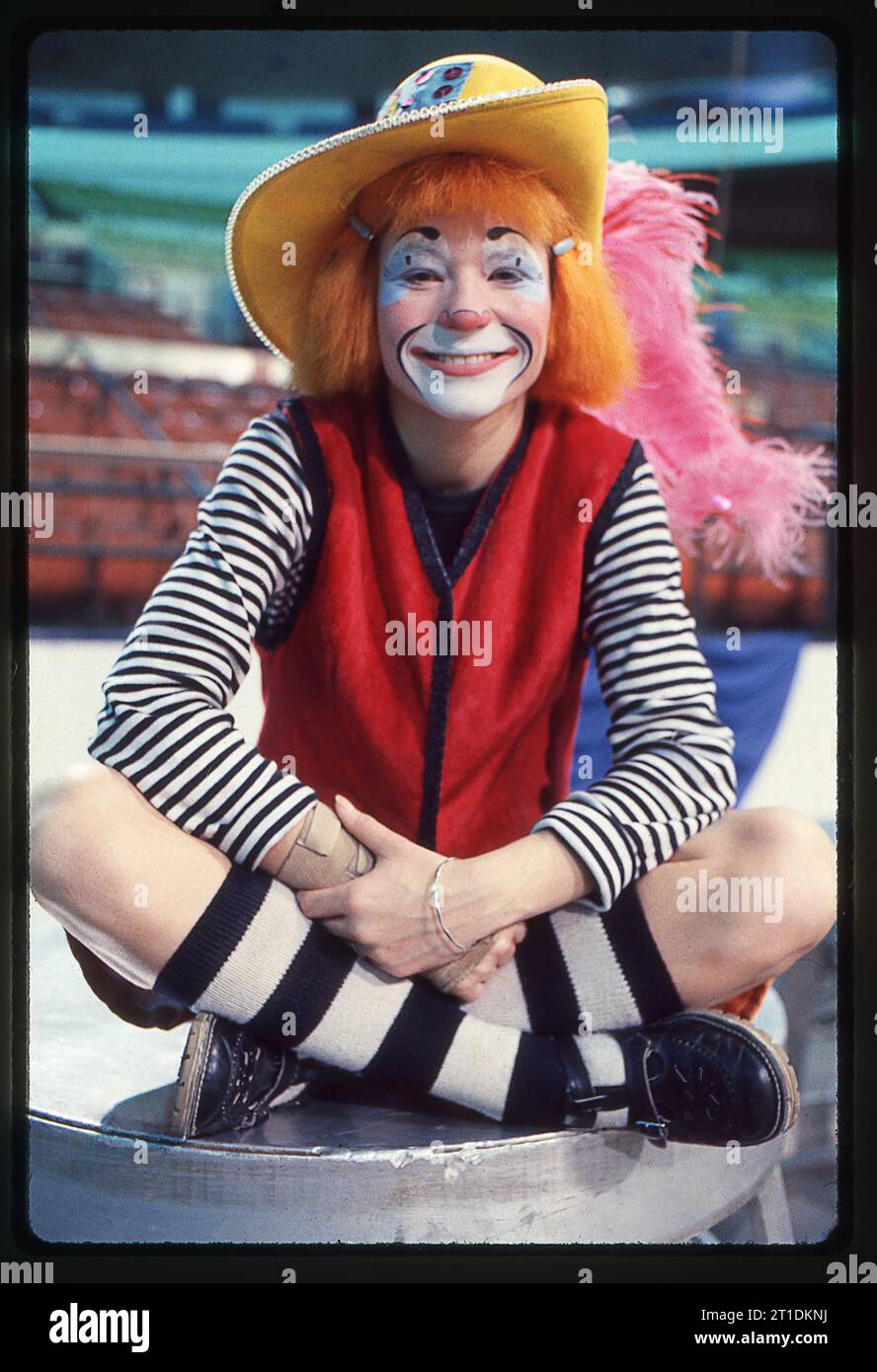 Ein Porträt von Ringling Brother Clown Peggy Williams aus dem Jahr 1979 bei einem ClownCollege-Vorsprechen im Nassau Coliseum in Uniondale, Long Island, New York. 1970 war sie die erste Absolventin des Programms. Stockfoto